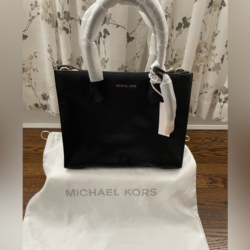 Michael Kors Mercer Large Pebbled Leather Accordion Tote Bag in Black
